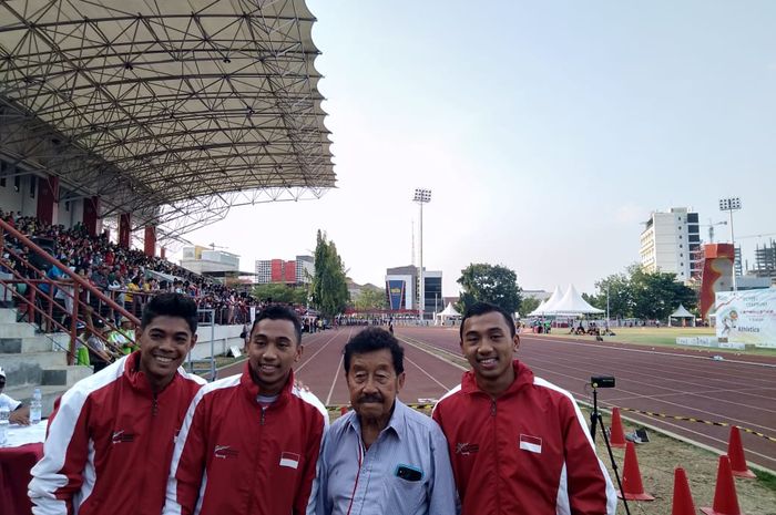 Ketua PB PASI Bob Hasan (Tengah) bersama dengan Adit Rico Pradana (kedua dari kiri) dan Adit Richi Pradana (kanan), Minggu (21/7/2019)