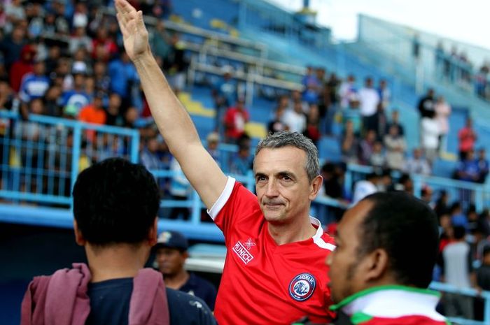 Pelatih Arema FC, Milomir &Scaron;e&scaron;lija.