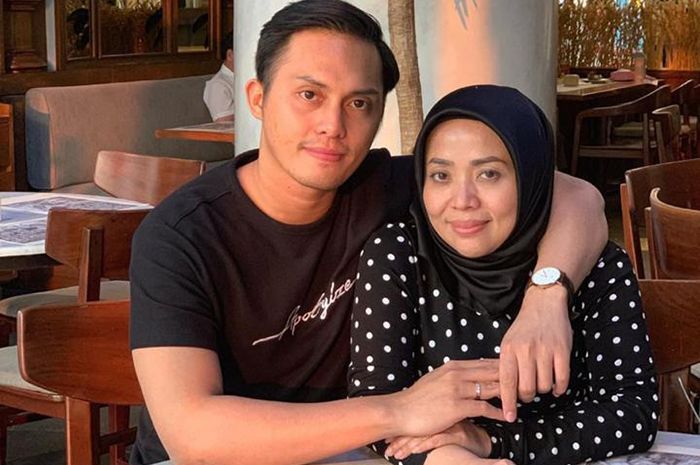 Fadel Islami peluk mesra Muzdalifah