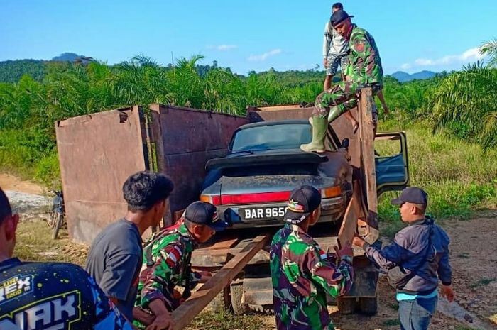 Penyelundupan otomobil Porsche yang berhasil digagalkan anak buah TNI