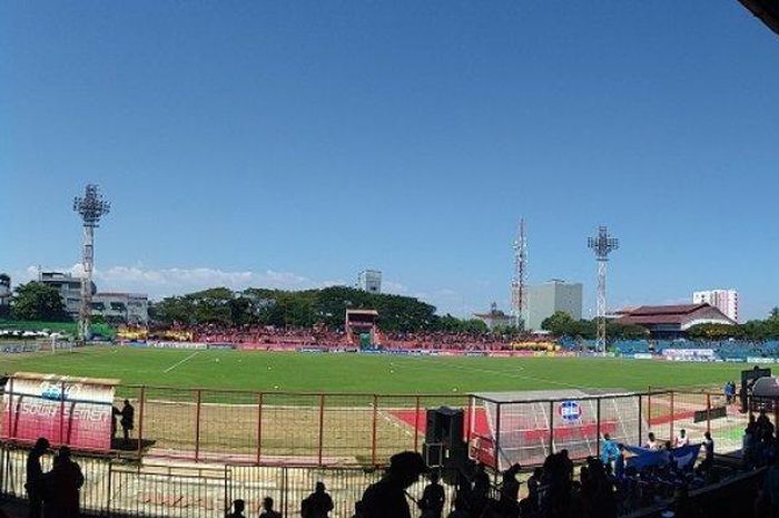 Suasana di dalam Stadion Gelora Andi Mattalatta Mattoangin Makasar Minggu (28/7/2019). 