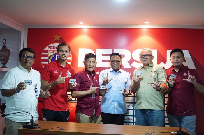 Persija Jakarta dan The Jak Mania secara resmi meluncurkan Jak Card di Kantor Persija, Rabu (31/7/2019)