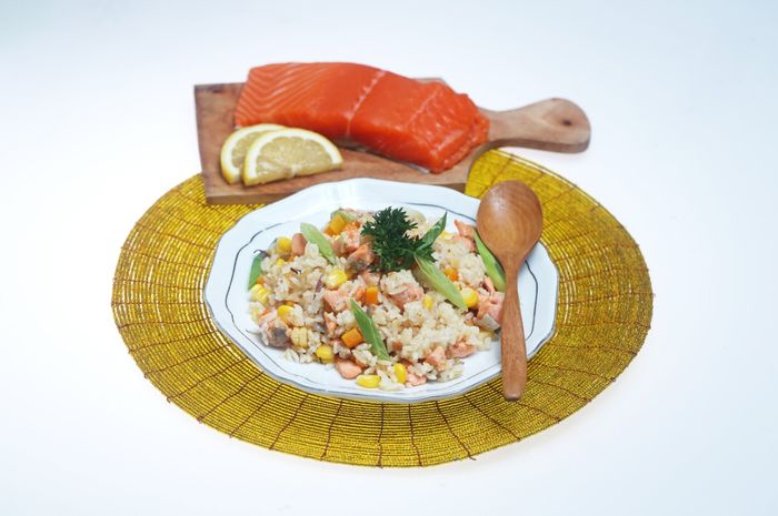 Resep Tabloid NOVA Terbaru Nasi Goreng Salmon yang Resep Tabloid NOVA Terbaru Nasi Goreng Salmon yang
