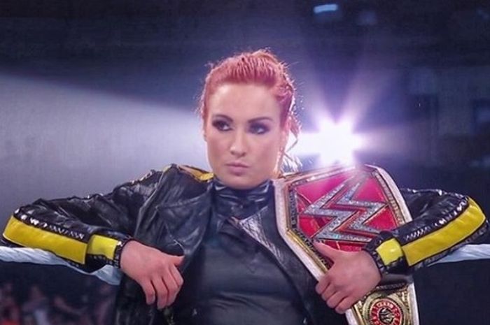 Becky Lynch juara RAW Women Champions
