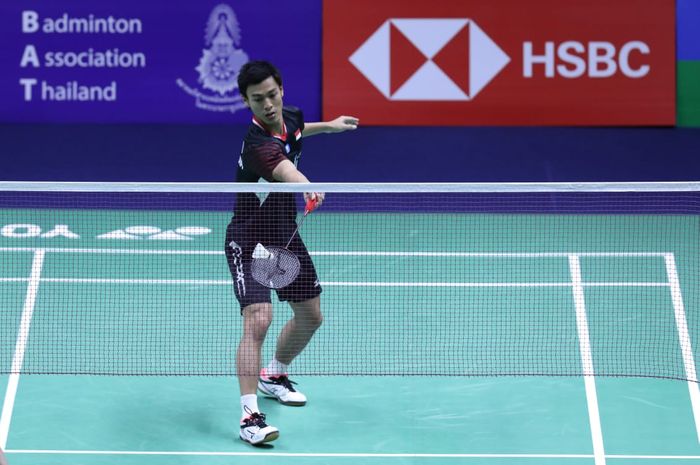Aksi pebulu tangkis tunggal putra Indonesia, Shesar Hiren Rhustavito pada babak perempat final Thailand Open 2019, Jumat (2/8/2019)