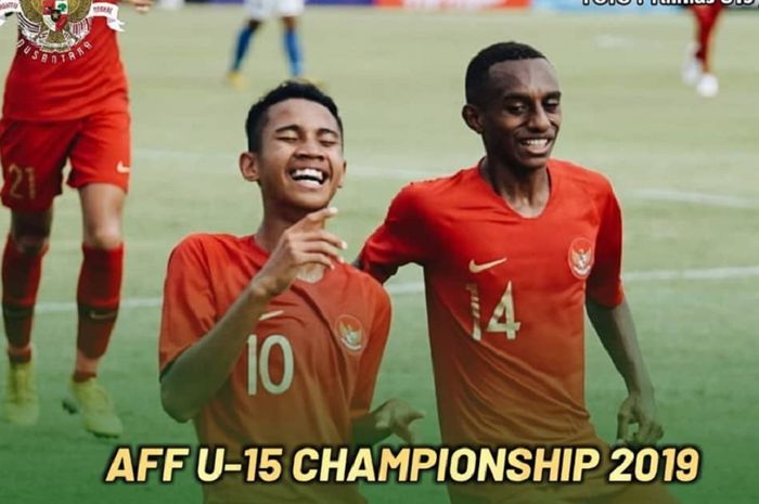 Dua bintang Timnas U-15 Indonesia, Marselino Ferdinan (kiri) dan Alexandro Felix Kamuru, mencetak gol pertama dan keempat ke gawang Timnas U-15 Filipina dalam duel Grup A Piala AFF U-15 2019, Jumat (2/8/2019) sore WIB.