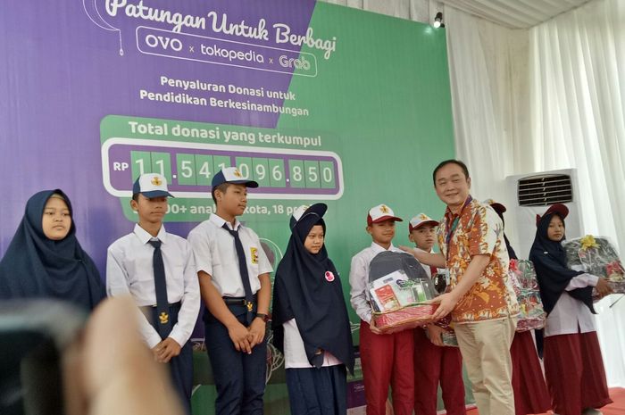 Hasil Patungan untuk Berbagi Disalurkan ke 30.000 Anak 