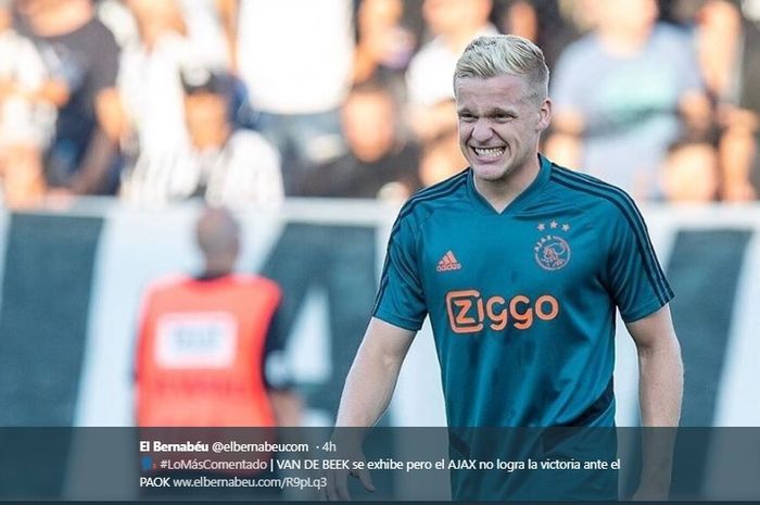 Gelandang Ajax Amsterdam, Donny van de Beek, dalam laga melawan PAOK pada Selasa (6/8/2019).