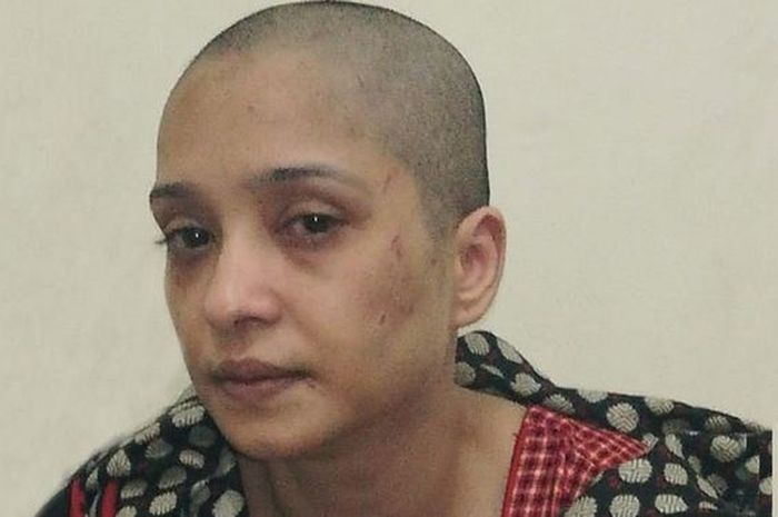 Asma Aziz, dipukuli suami gara-gara menolak perintahnya menari di depan teman-temannya.