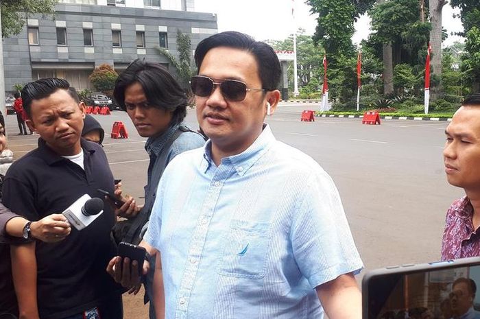Farhat Abbas mengaku dizalimi oleh petugas rutan usai dituduh menyelundupkan ponsel yang ia pakai untuk merekam video permintaan maaf Galih Ginanjar.