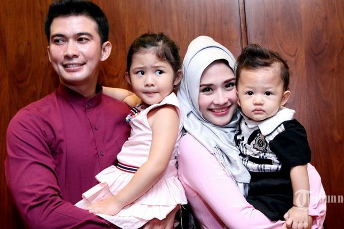 6 Bulan Mendam Di Penjara Akhirnya Bebas Istri Mandala Shoji Justru Mengucap Syukur Ini Jawaban Doanya Ayah Ke Allah Semua Halaman Wiken