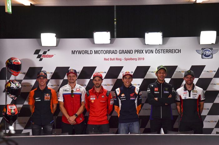 Para pembalap MotoGP berpose pada konferensi pers menjelang MotoGP Austria di Red Bull Ring, Kamis (9/8/2019).