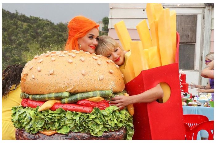 Pernah Berseteru Bertahun-tahun, Katy Perry Kini Siap Berkolaborasi dengan Taylor Swift