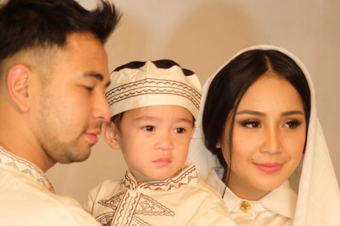 Kurbankan Sapi Seberat 1,2 Ton, Raffi Ahmad Kali Pertama Potong Hewan