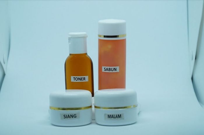 Krim Pemutih Wajah Dijual Bebas Di Online Shop Tanpa Izin