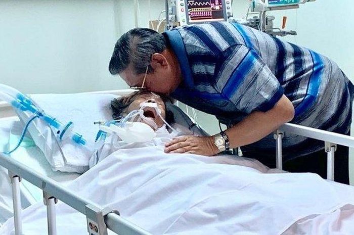 Ibunda SBY masuk ICU