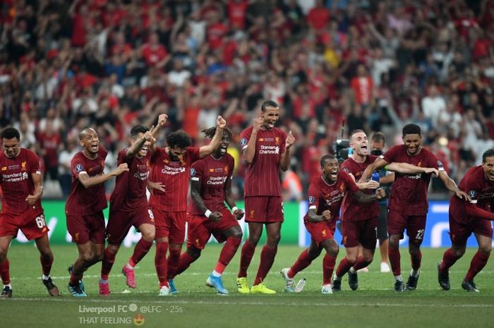 Para pemain Liverpool merayakan kemenangan atas Chelsea via adu tendangan penalti pada laga Piala Super Eropa 2019, di BJK Vodafone Park, Istanbul, 15 Agustus 2019.