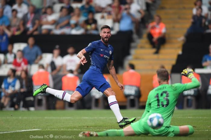 Striker Chelsea, Olivier Giroud, mencetak gol dalam laga Piala Super Eropa 2019 kontra Liverpool FC di BJK Vodafone Arena, Istanbul, 15 Agustus 2019.