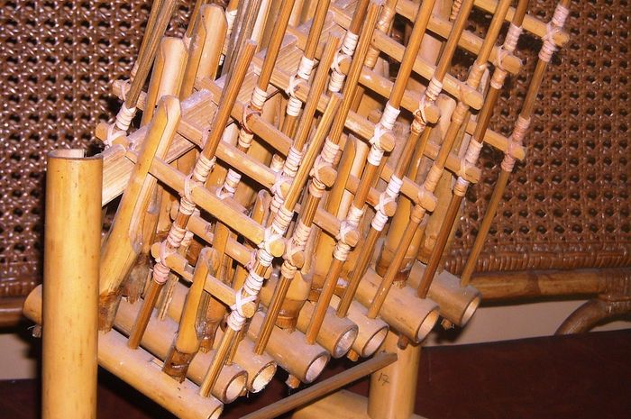Deskripsi Alat Musik Tradisional yang Terdapat di Berbagai Daerah