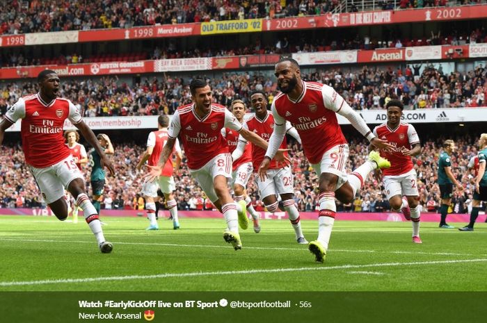 Penyerang Arsenal, Alexandre Lacazette, mencetak gol pembuka bagi Arsenal pada pertandingan melawan Burnley di Stadion Emirates, Sabtu (17/8/2019).