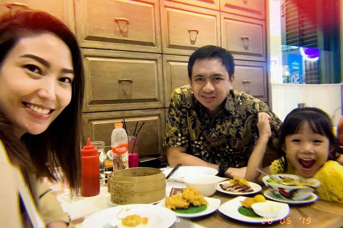 Dapat Kejutan Restoran Mewah Secara Cuma Cuma Dari Regi Datau Kode Untuk Ayu Dewi Agar Tak Bergantung Dari Dunia Hiburan Semua Halaman Nakita