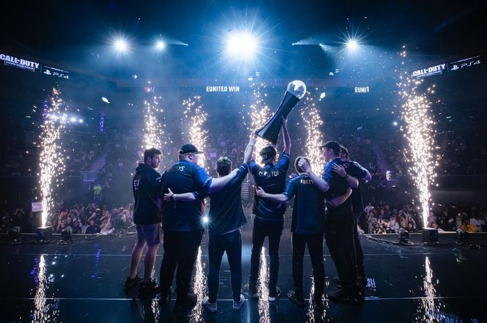 The e-sports team eUnited officially wins the 2019 CWL Championship