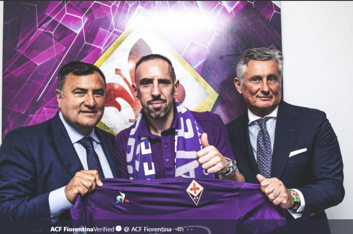 Franck Ribery resmi bergabung ke Fiorentina.