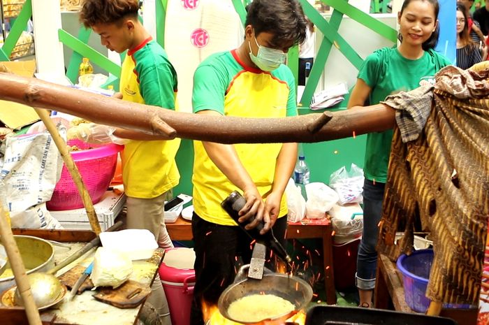Serunya Berburu Kuliner Tradisional Legendaris di Kampoeng Legenda Bobo