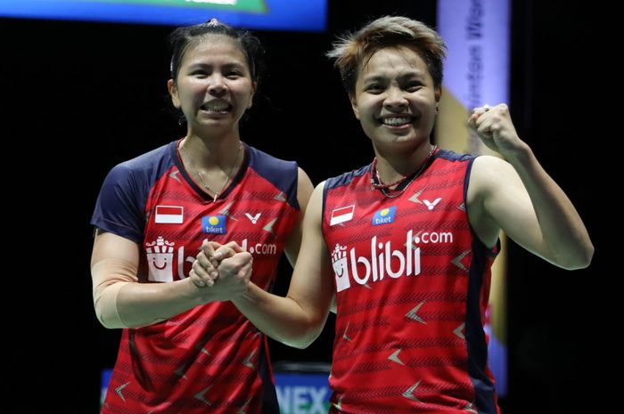 Pasangan ganda putri, Greysia Polii/Apriyani Rahayu, berhasil melaju ke babak semifinal Kejuaraan Dunia BWF 2019 setelah mengalahkan Chen Qing Chen/Jia Yi Fan (China) di St. Jakobshalle Basel, Swiss. 23 Agustus 2019.