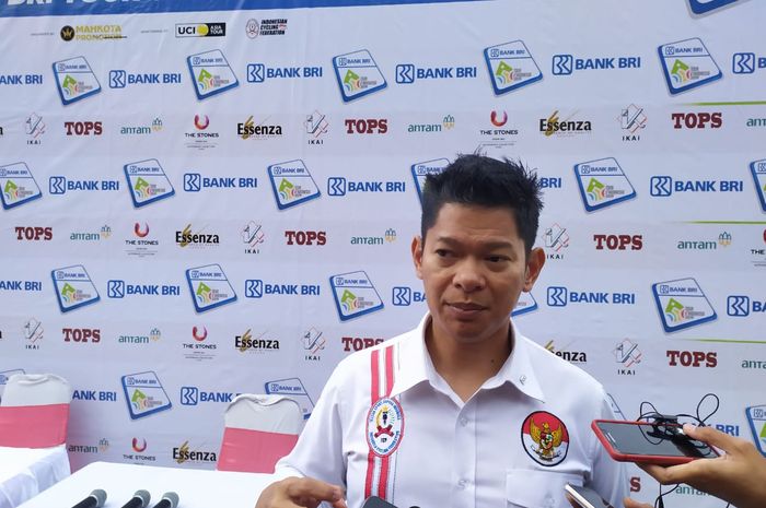 Ketua Umum Pengurus Besar Ikatan Sport Sepeda Indonesia (PB ISSI) Raja Sapta Oktohari, memberikan penjelasan terkait penyelenggaran Tour d'Indonesia  yang akan datang d Batur Geopark, Bali, Jumat (23/8/2019).