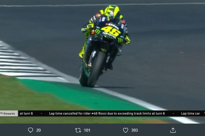 Pembalap Monster Energy Yamaha, Valentino Rossi, ketika menjalani sesi FP2 MotoGP Inggris 2019 Jumat (23/8/2019)