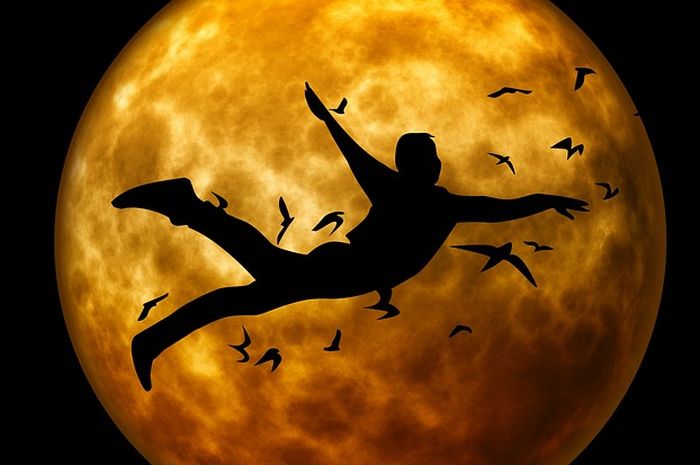 Tafsir Mimpi Terbang Sering Dikaitkan Dengan Datangnya Kemudahan Semua Halaman Suar