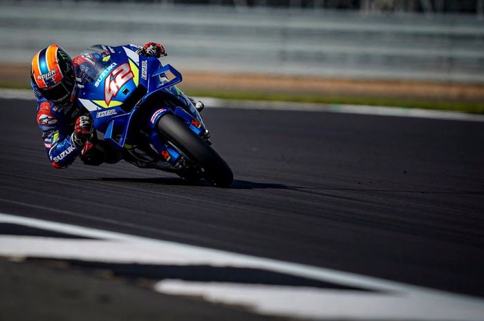Aksi pembalap Suzuki Ecstar, Alex Rins pada balapan MotoGP Inggris 2019, Minggu (25/8/2019).