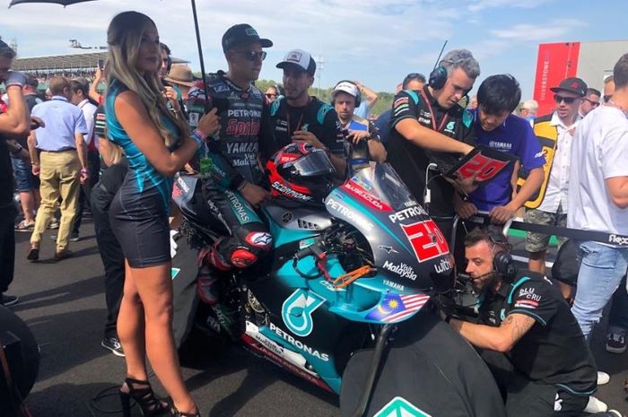 Pembalap Petronas Yamaha SRT, Fabio Quartararo sedang lakukan persiapan jelang balapan MotoGP Inggris 2019, Minggu (25/8/2019)