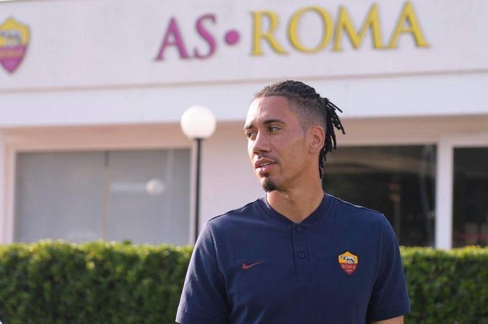 Chris Smalling saat tiba di markas AS Roma setelah resmi diperkenalkan sebagai rekrutan anyar pada Jumat (30/8/2019)