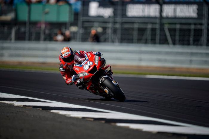 Aksi pembalap Ducati, Andrea Dovizioso pada sesi latihan MotoGP Inggris 2019