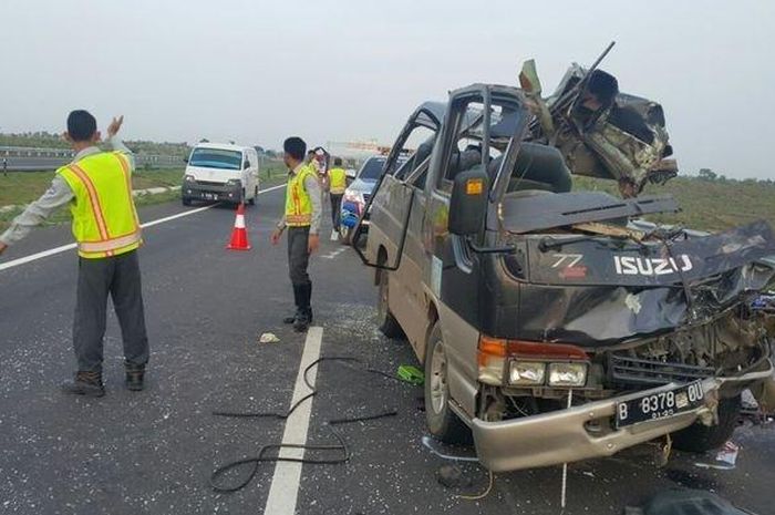 Kecelakaan Beruntun 21 Kendaraan Terjadi di Tol Cipularang