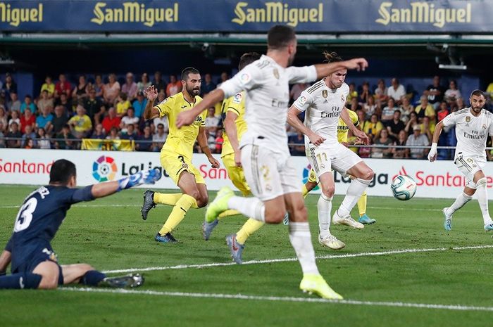Para pemain Real Madrid berlaga kontra Villarreal dalam pekan kedua Liga Spanyol di Stadion Ceramica, 1 September 2019.