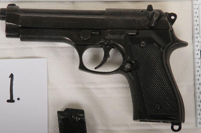 Nge-Prank Pake Pistol Mainan Bikin Seorang Mahasiswa Dipenjara Nge-Prank Pake Pistol Mainan Bikin Seorang Mahasiswa Dipenjara