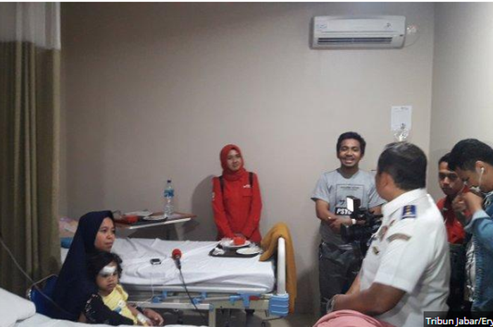 cara keluarga mobil Avanza selamatkan diri