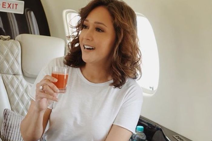 Maia Estianty Terbang Pakai Jet Pribadi yang Penuh Makanan 6 Jam Sekali, Warganet: 'Itu Pesawat Atau Taksi!'