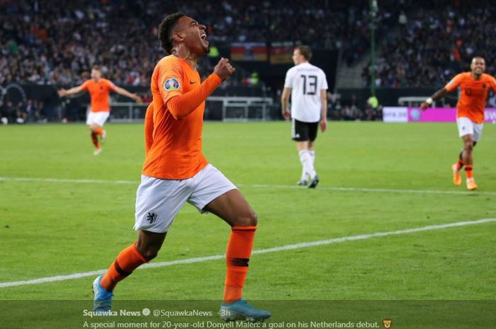 Penyerang timnas Belanda, Donyell Malen, merayakan gol yang dicetak ke gawang timnas Jerman dalam laga Grup C Kualifikasi Euro 2020 di Volksparkstadion, Hamburg, Jumat (6/9/2019).