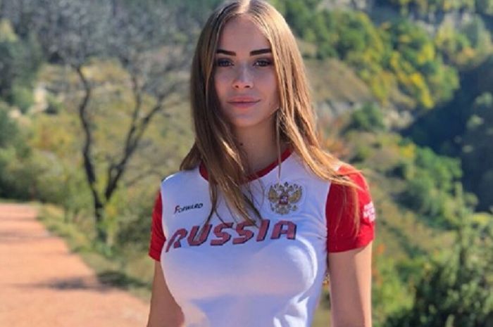 Maria Zotova, perempuan berparas cantik dan seksi asal Rusia pemilik sabuk hitam karate.