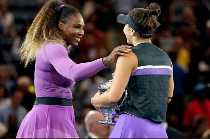 Petenis Serena Williams memberi selamat kepada Bianca Andreescu yang mengalahkannya pada final US Open 2019 Minggu (8/9/2019) dini hari WIB.