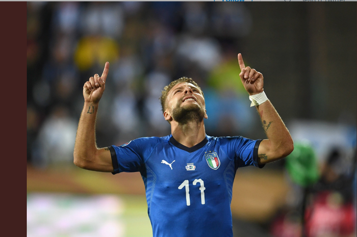 Striker timnas Italia, Ciro Immobile, merayakan gol yang dicetaknya ke gawang Finlandia dalam laga Kualifikasi Euro 2020, Minggu (8/9/2019) di Tampere.