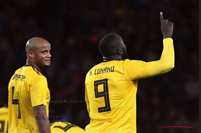 Penyerang timnas Belgia, Romelu Lukaku, merayakan gol untuk timnya.