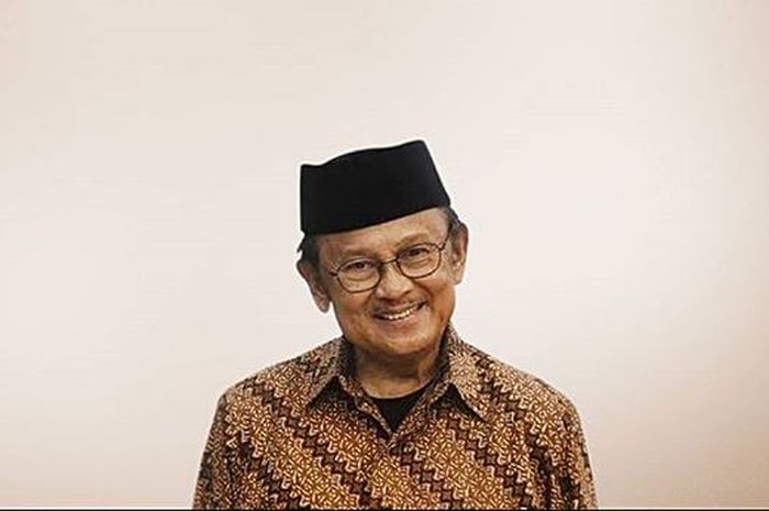 Sosok Presiden ke- 3 Republik Indonesia, (Alm) Bacharuddin Jusuf Habibie.