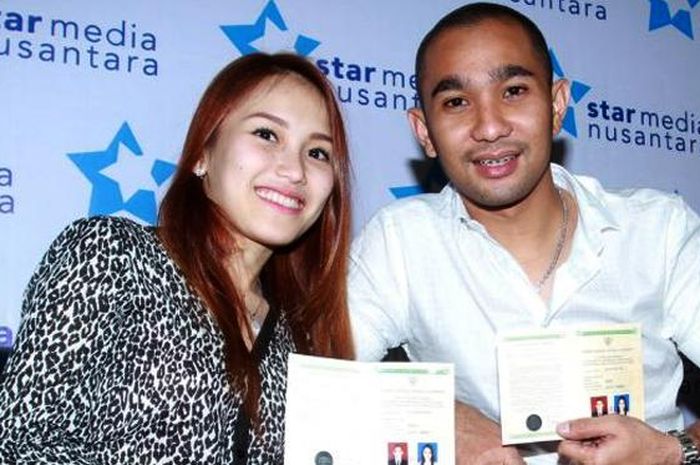 Enji dan Ayu Ting-ting