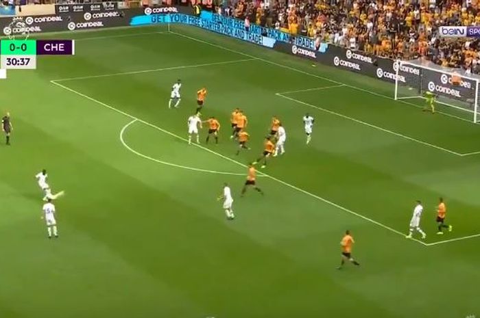 Bek Chelsea, Fikayo Tomori, mencetak gol dalam laga Liga Inggris melawan Wolverhampton Wanderers di Stadion Molineux, Sabtu (14/9/2019).