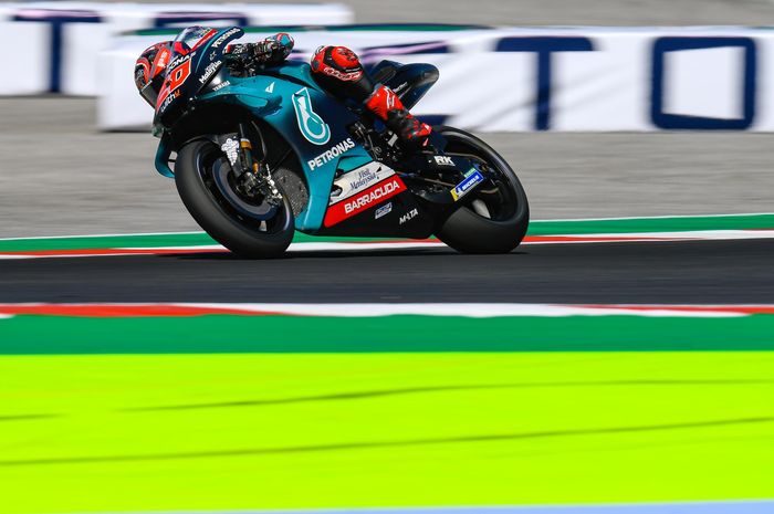 Pembalap Petronas Yamaha SRT, Fabio Quartararo, menjalani tes pada hari pertama seri balap MotoGP San Marino di Sirkuit Misano, Italia, Jumat (13/9/2019).